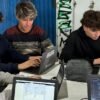 Educación: cómo incorporar inteligencia artificial cuando faltan bancos
